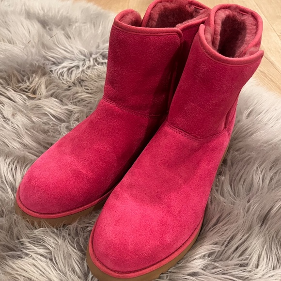 Pink Uggs 8.5 - Picture 2 of 5
